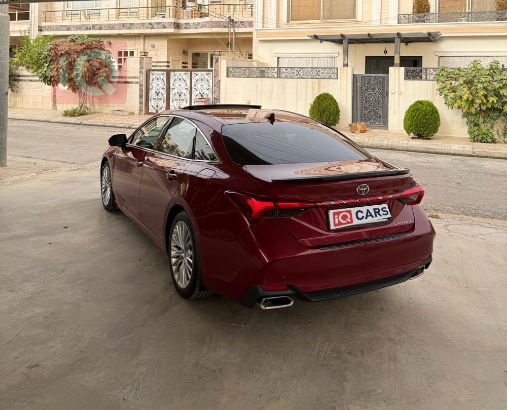 تويوتا أفالون